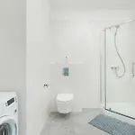 Nowoczesne Typu Z Parkingiem By Renters