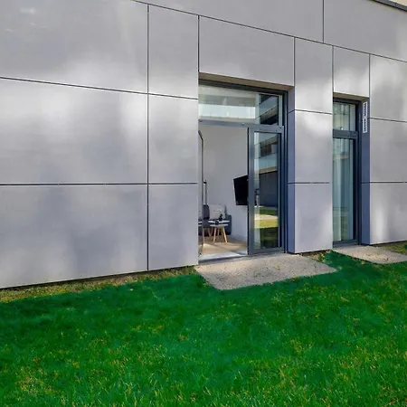 Nowoczesne Typu Z Parkingiem By Renters Apartment *