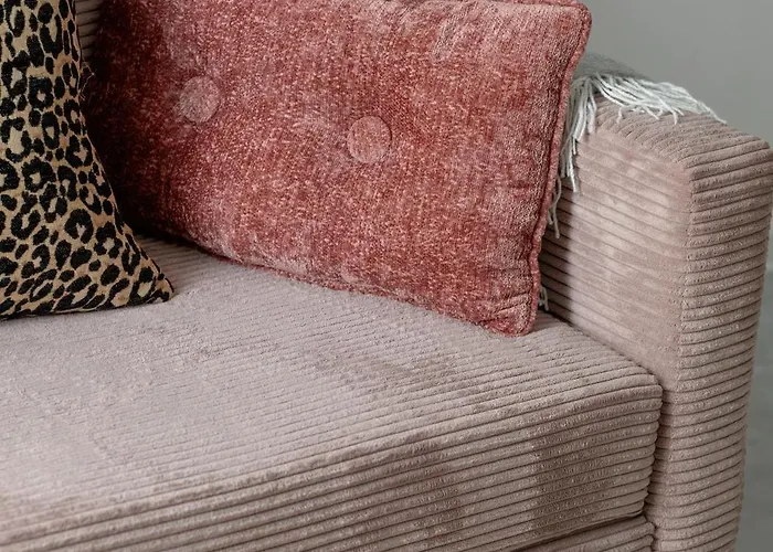 Nowoczesne Typu Z Parkingiem By Renters